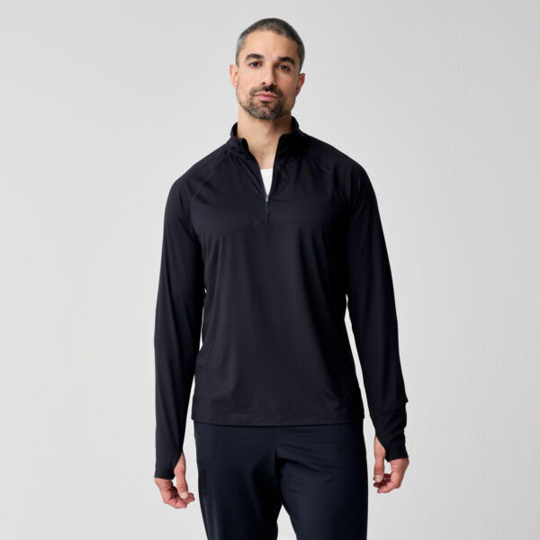 Brooks Dash 1/4 Zip 3.0 miesten pitkähihainen juoksupaita edestä – pehmeä ja tekninen paita viileään säähän.