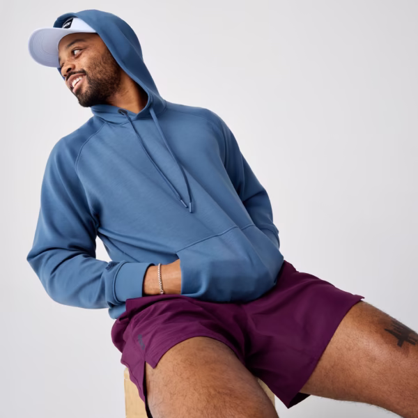 Brooks Men's Movement Hoodie sopii viileille lenkeille, palautumiseen ja vapaa-ajalle.