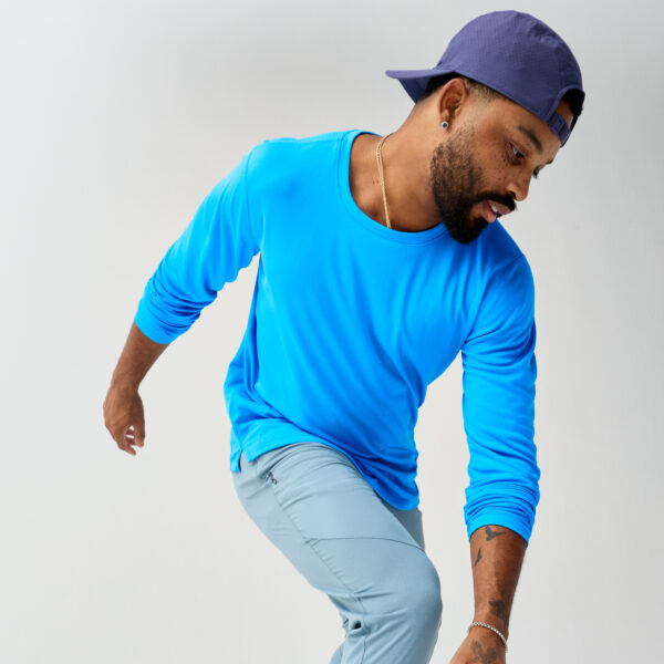 Brooks Dash Long Sleeve tarjoaa hengittävän, kosteutta siirtävän materiaalin ja UPF 40+ -aurinkosuojan.