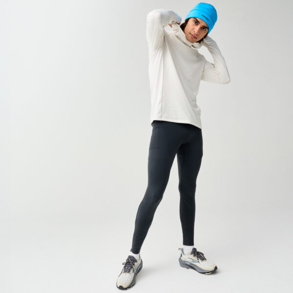 Brooks Momentum Thermal Tight -juoksutrikoot tarjoavat lämpöä, joustavuutta ja mukavuutta kylmän sään juoksuun.