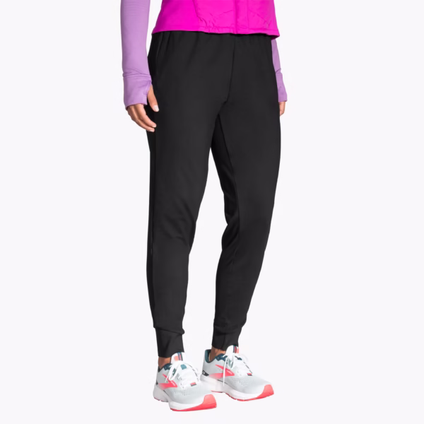 Brooks Women's Momentum Thermal Pants tarjoaa lämpöä ja mukavuutta kylmän sään juoksuun.