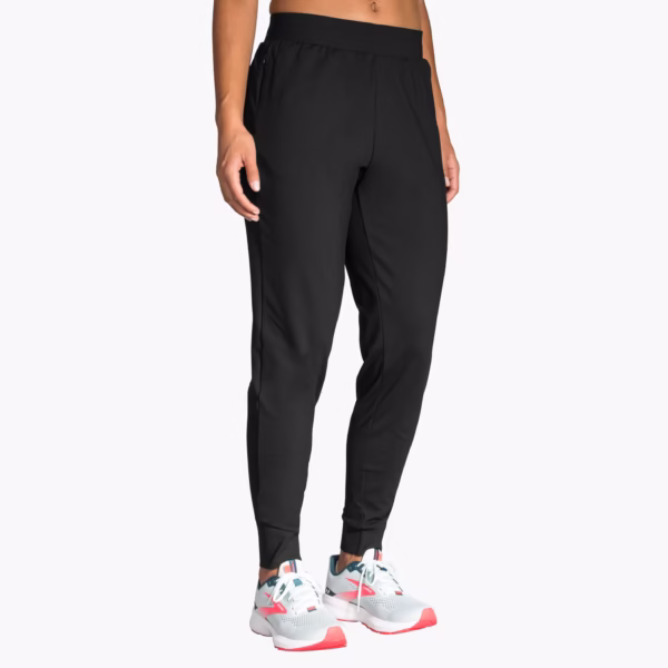 Brooks Women's Momentum Thermal Pants -naisten juoksuhousut kerrospukeutumiseen ja kylmän sään harjoitteluun.