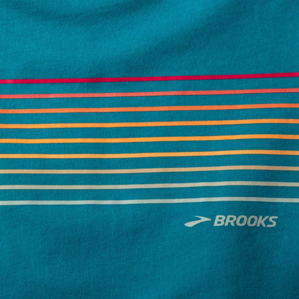 Brooks Distance Long Sleeve 2.0 -juoksupaidan erittäin pehmeä ja nopeasti kuivuva materiaali.