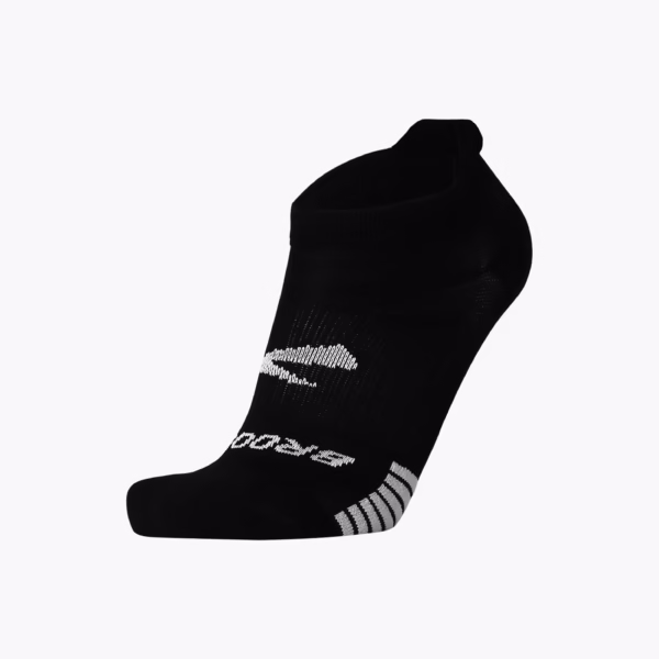 Brooks Ghost Lite No Show -juoksusukat tarjoavat kevyen pehmustuksen ja napakan holvituen.