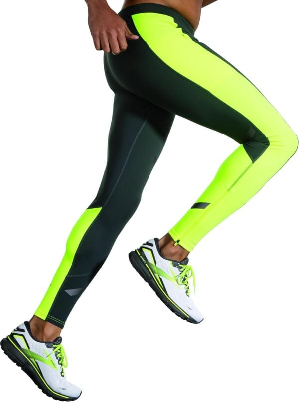 Brooks Men's Run Visible Thermal Tights sivusta – vartalonmyötäinen istuvuus ja lämmin materiaali juoksuun.