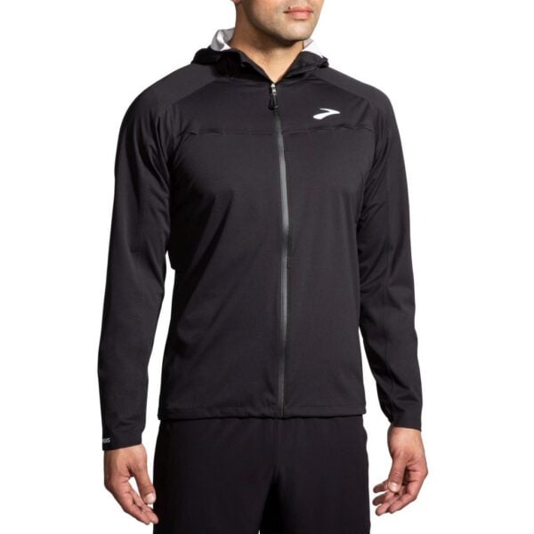 Brooks High Point Waterproof Jacket tarjoaa vedenpitävän ja hengittävän suojan polkujuoksuun.