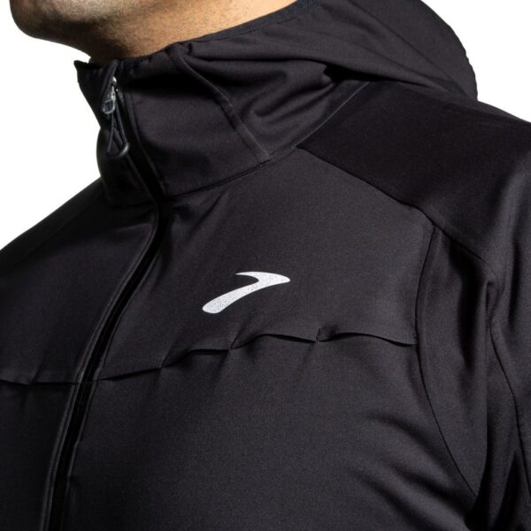 Brooks High Point Waterproof Jacket -juoksutakin vedenpitävä ja hengittävä materiaali.